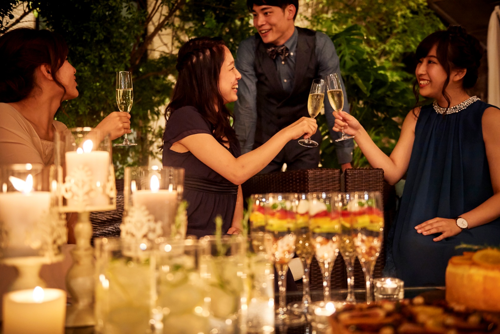 オリジナルカクテルやオシャレなドリンクと共にゲストと楽しいパーティを