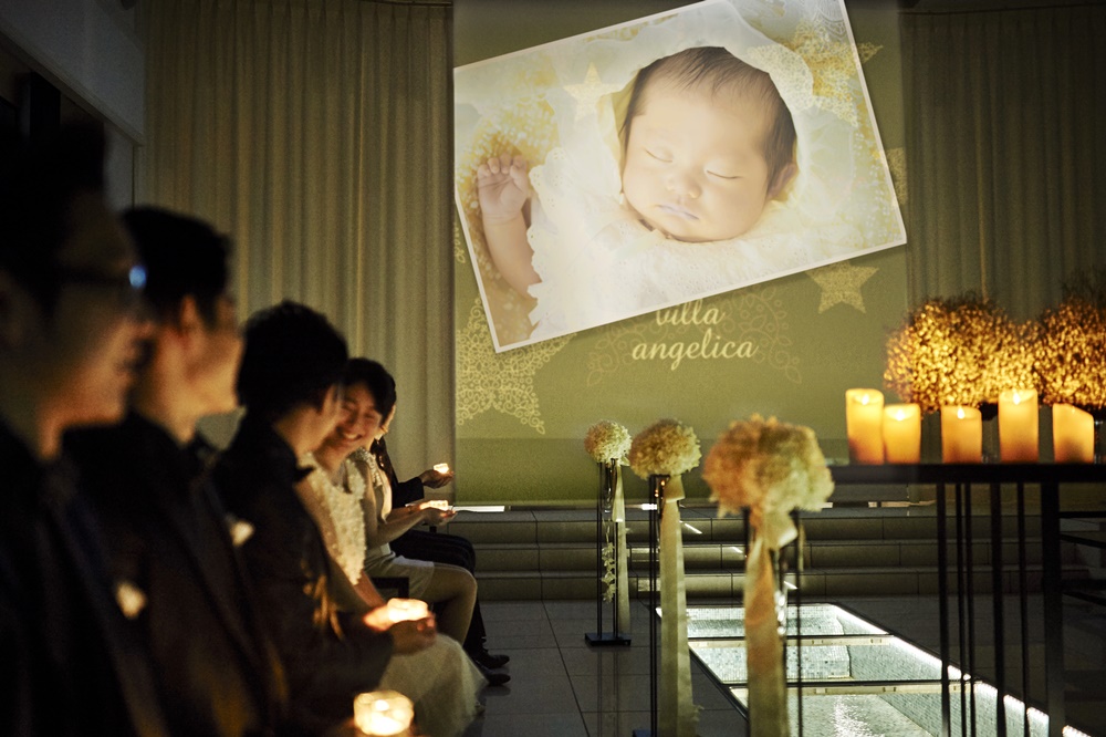 プロジェクターを設置しているので、挙式前の映像演出を取り入れることも可能♪