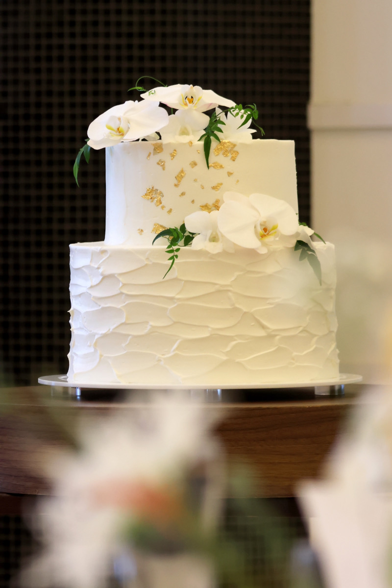 こだわりのデザインで会場を彩る、ウェディングケーキ。