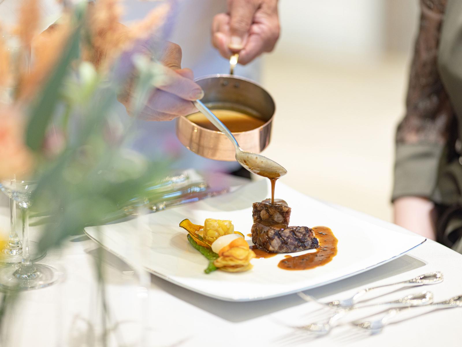 出来立てのお料理と、会話を楽しんで。