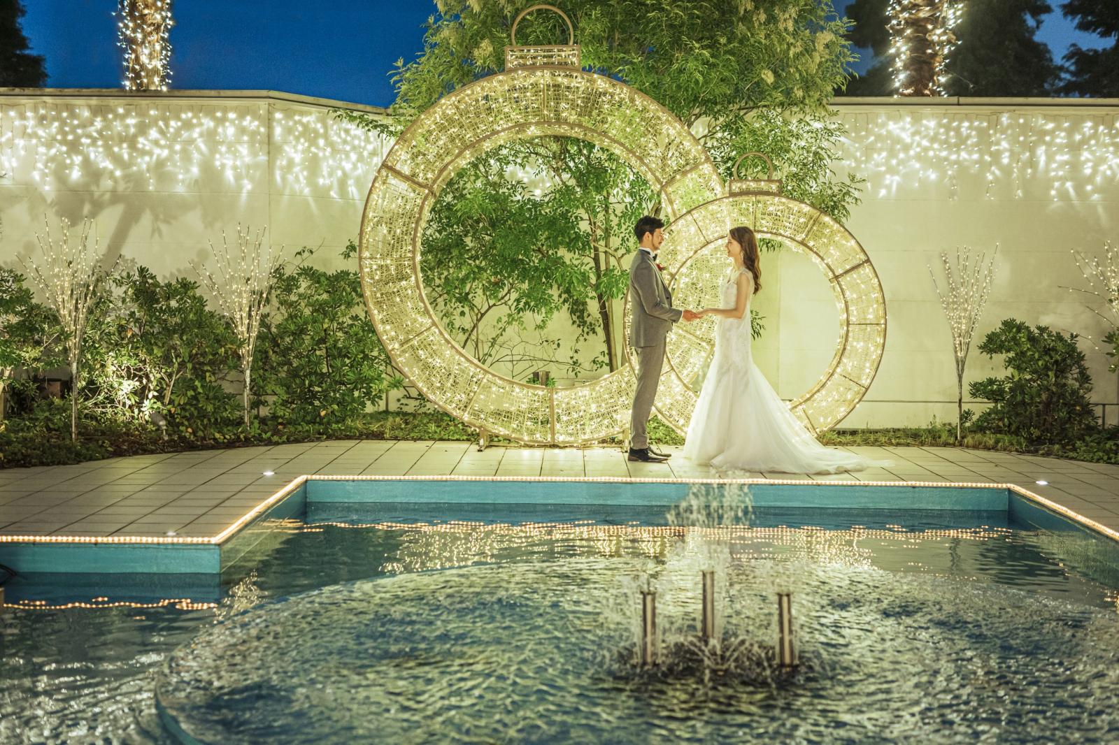 ロマンティックな演出も叶うナイトガーデン。