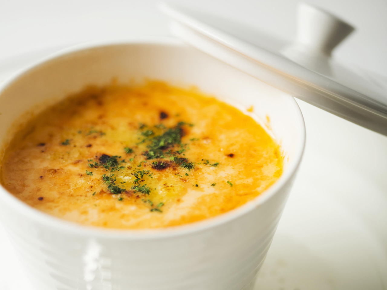 NIHO名物の「海老と雲丹のクリームスープ グラチネ風」