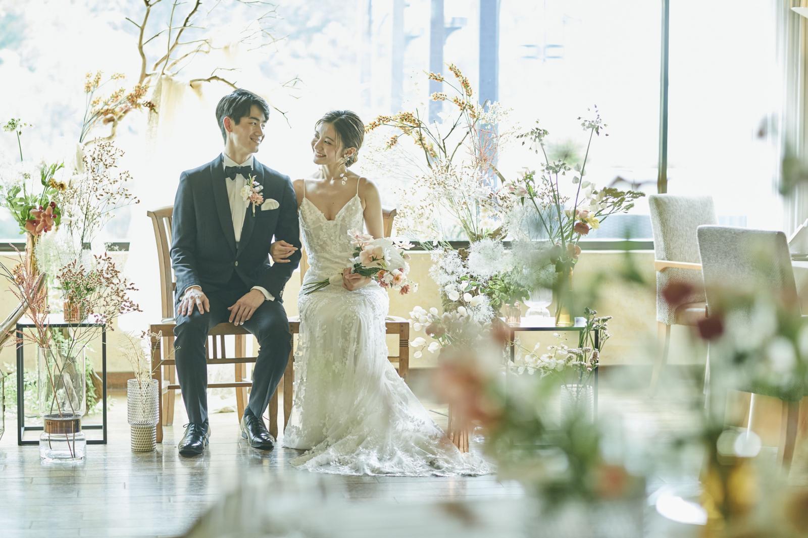 大きな窓があり開放感たっぷり、専用テラス付きパーティ会場