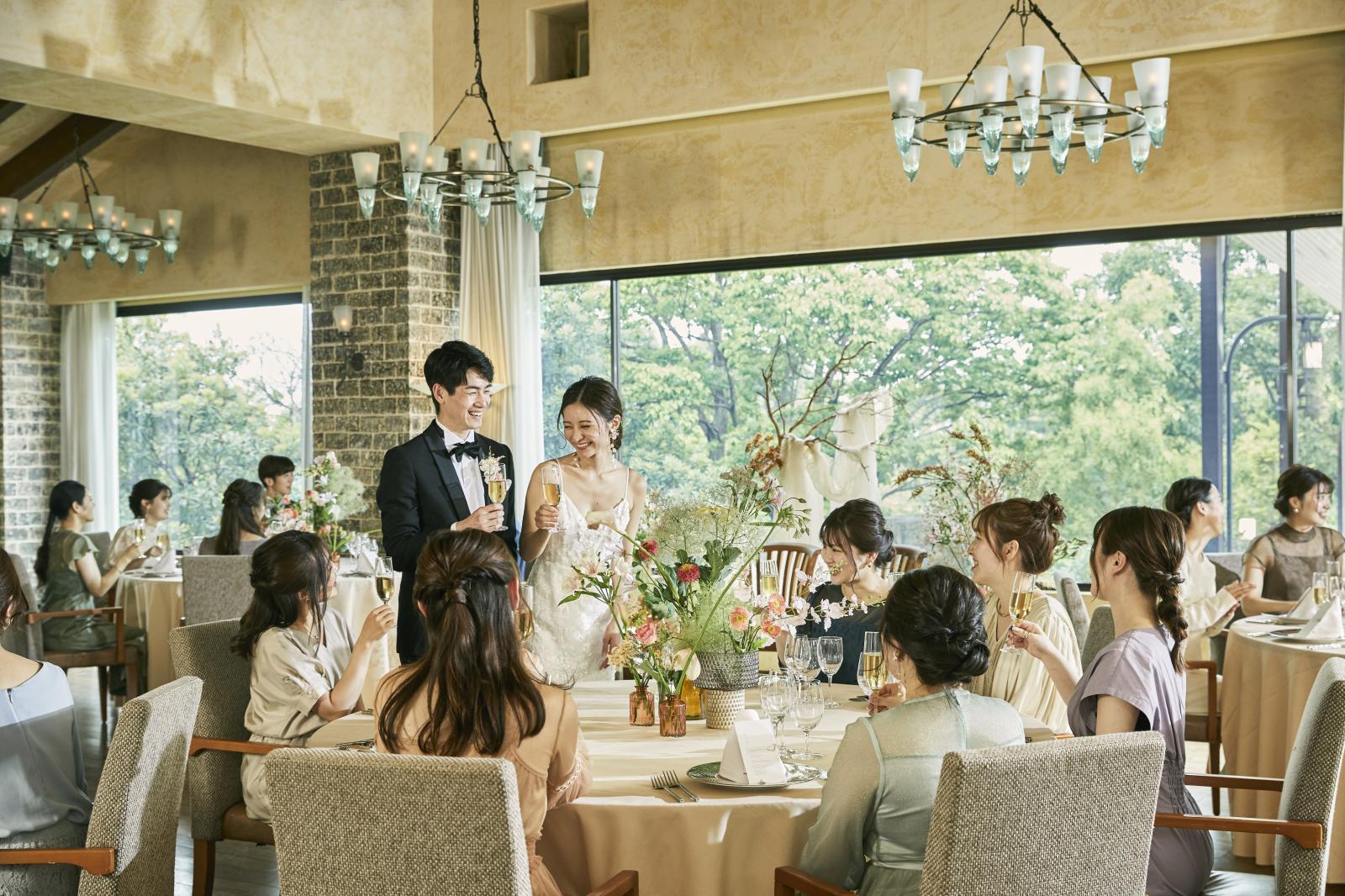 カジュアルな雰囲気でたいせつな人たちを近くで感じる結婚式