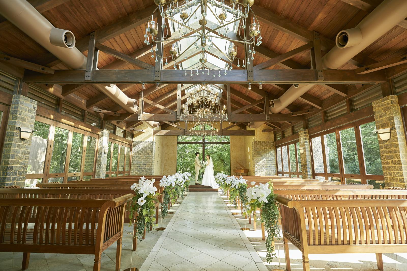 悠久の時代から変わることのない場所で、あたたかな祝福に満ちたハレの日