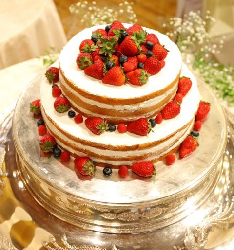 ナチュラルウェディングにはネイキッドケーキが人気