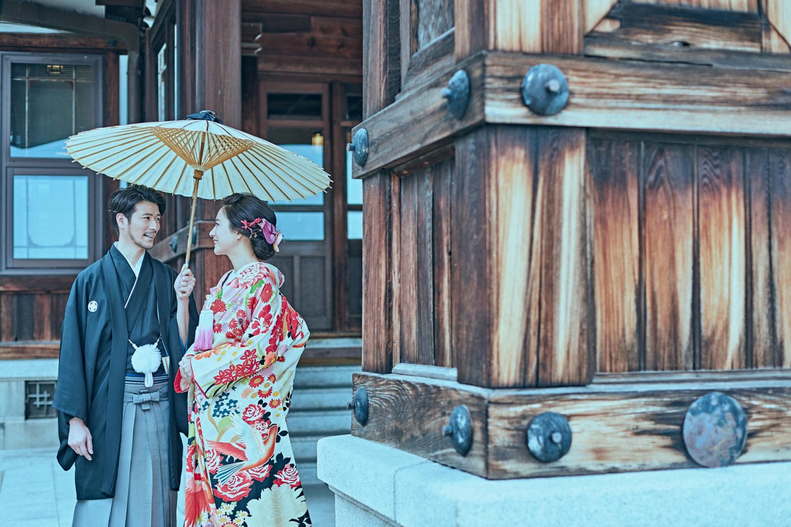 本館外の庭園、四季ごとの景色を楽しめる