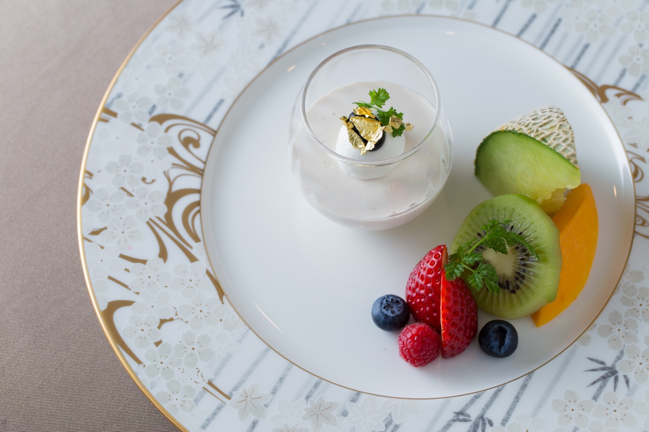 奈良らしく大和茶を使用したパンナコッタ