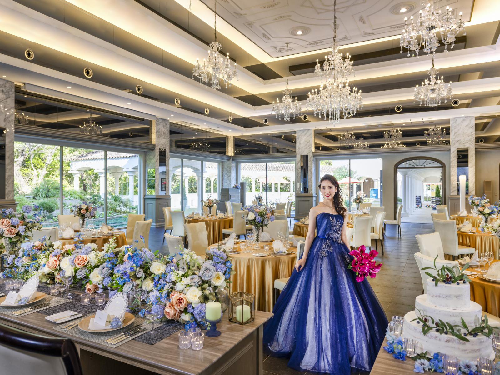 ダイニングルームとガーデンを一体に使って動きのあるパーティをお楽しみいただけます。