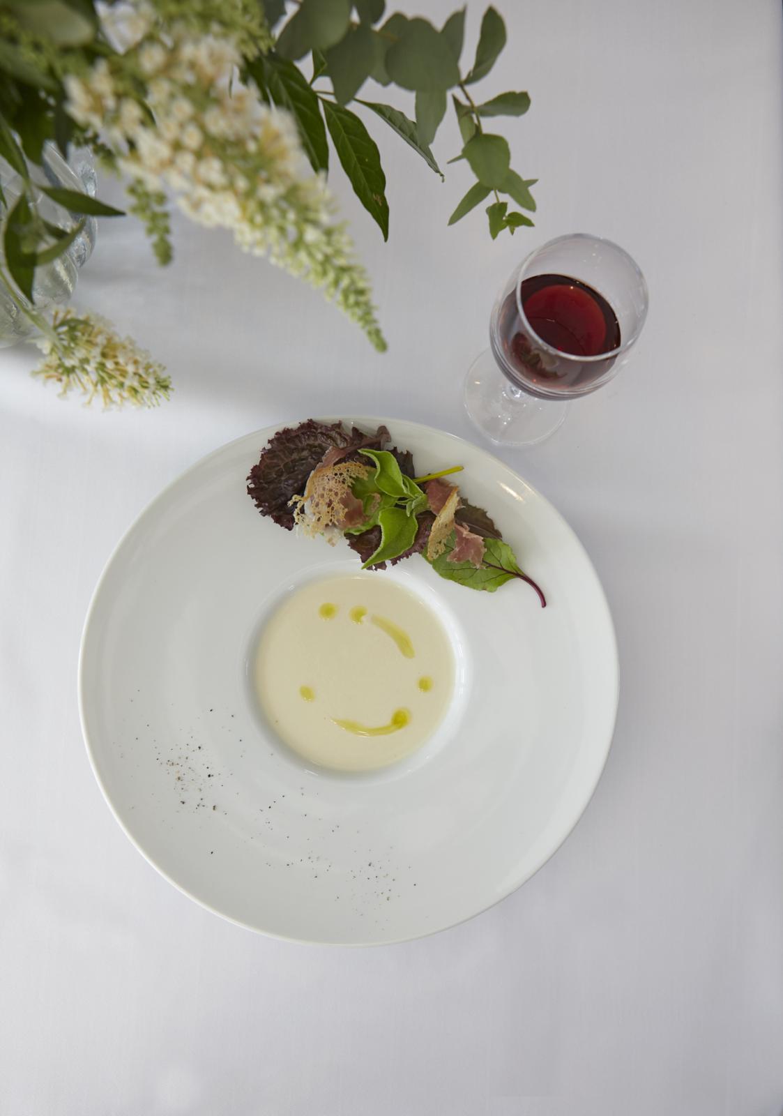 その季節に旬な食材を抱負に使って記憶に残るお料理をお届け