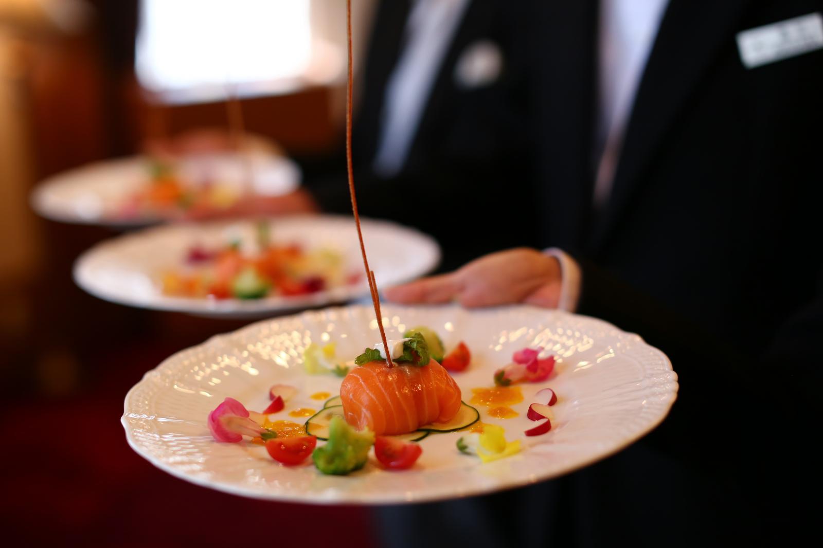 「おもてなしの心を料理に込めたい」そんなおふたりの願いを叶える、倉敷国際ホテルのウエディングメニュー