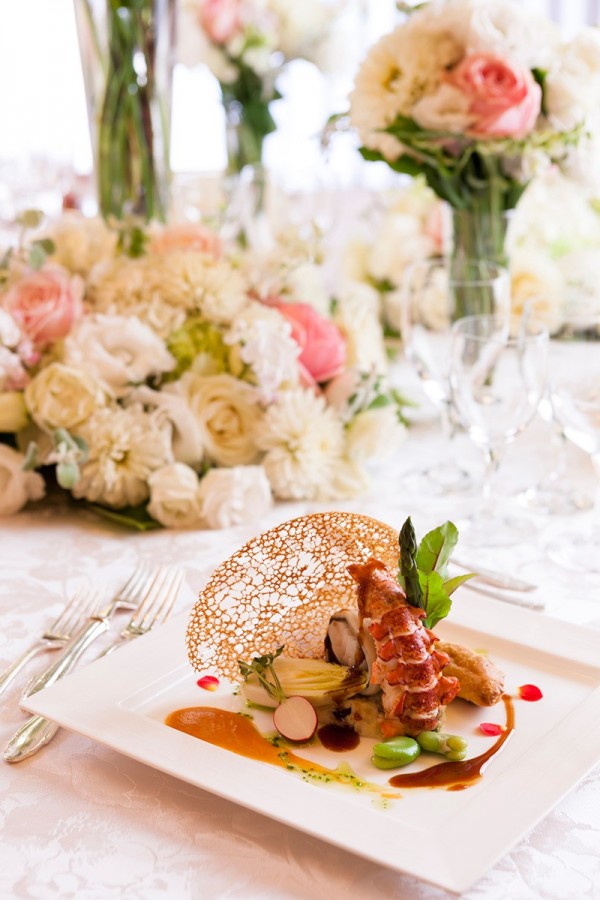 厳選した魚介類を贅沢に使って、その素材の持ち味を最大限に活かせるよう料理