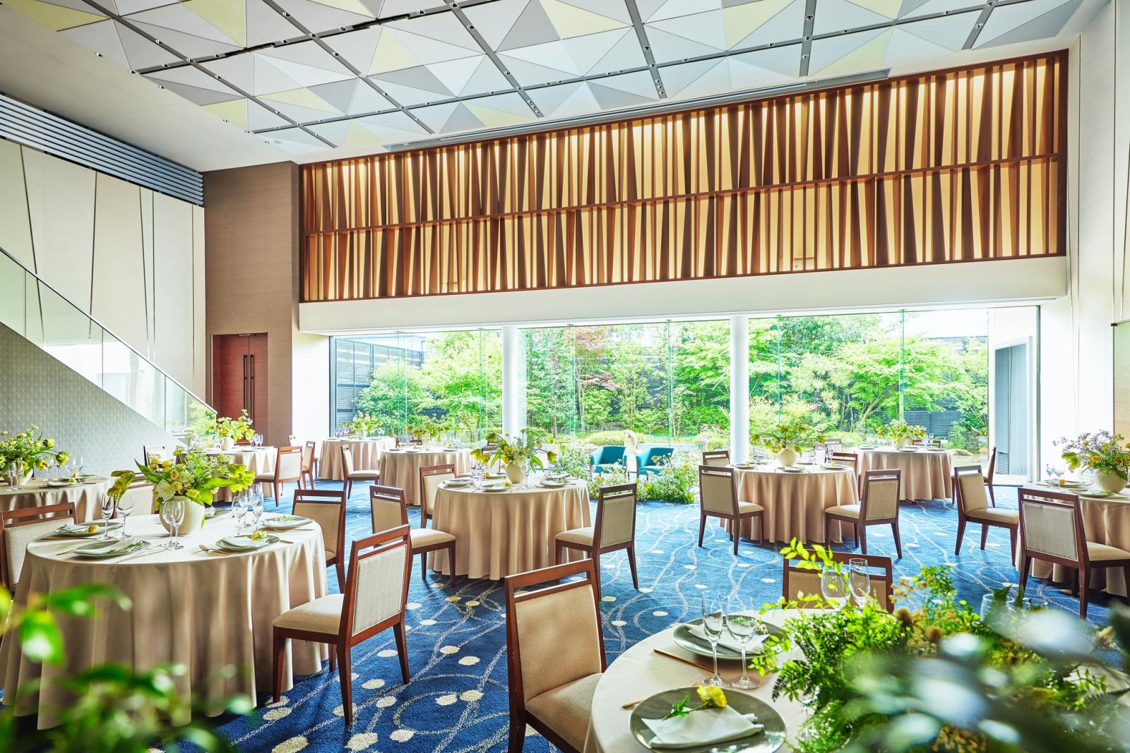 豊かな自然がおふたりのナチュラルな魅力を引き出すパーティ会場