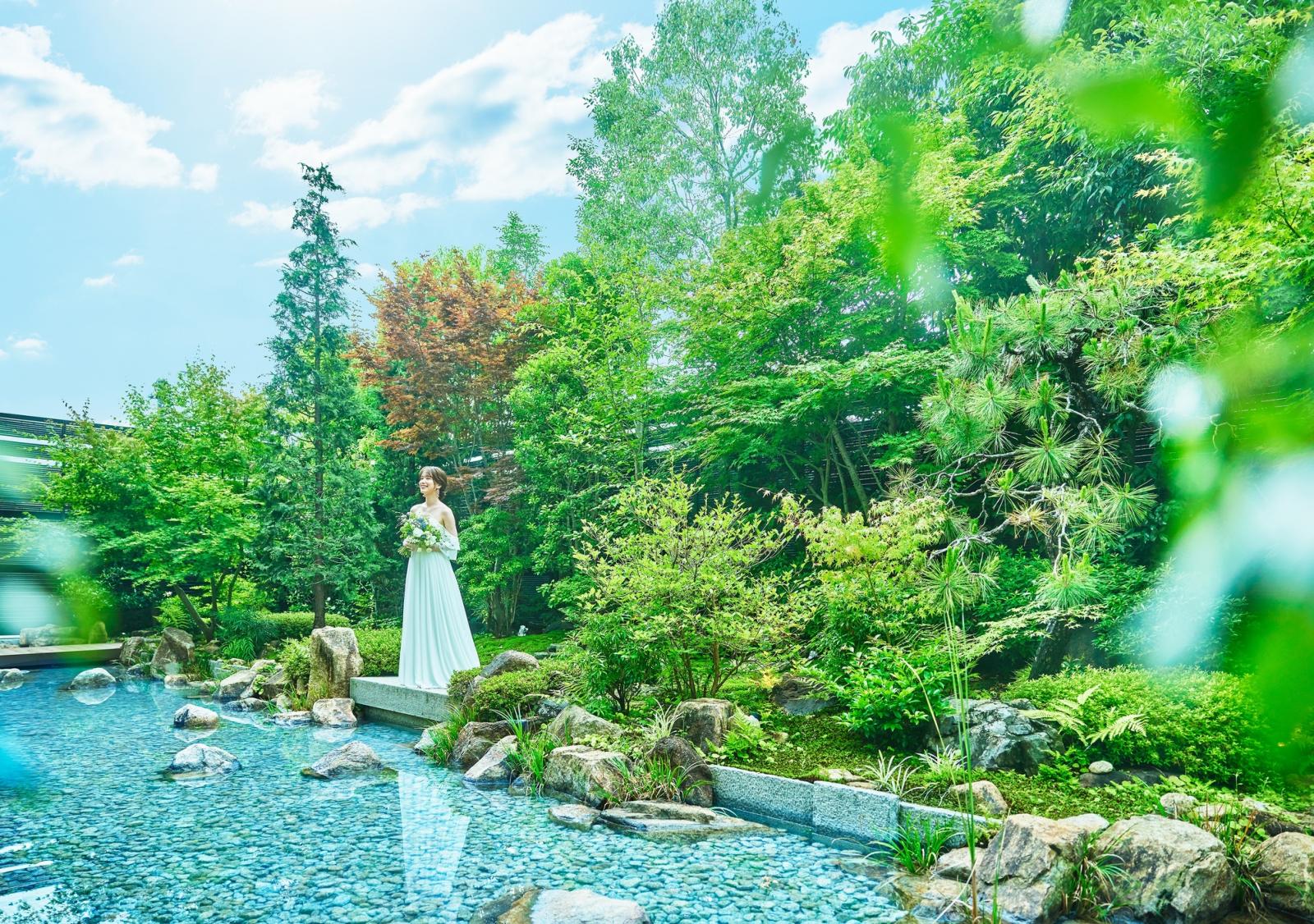 緑・水・光の自然の息吹につつまれ、自然体の美しさが引き出されるガーデン