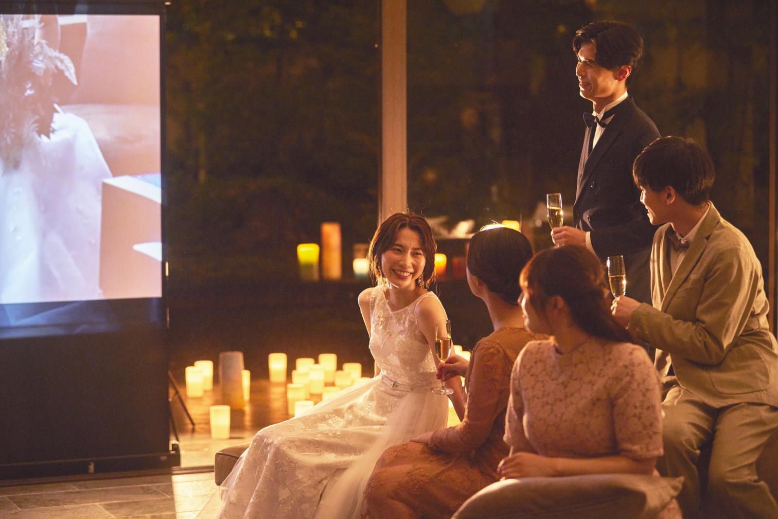 ガーデンがライトアップされ、デイタイムとはまた違う雰囲気の魅力的なナイトタイムも人気