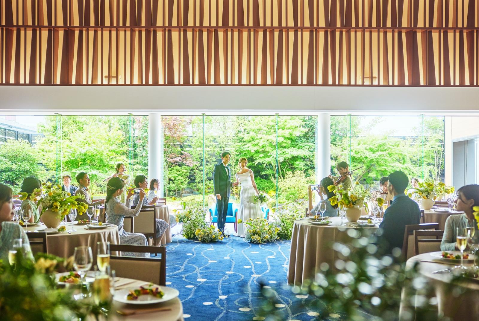自然の温もりを存分に堪能する披露宴会場でゲストに最上級のおもてなしを