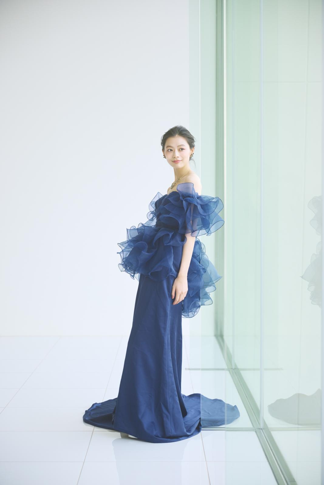 大人っぽさと上品さを兼ね揃えた魅力溢れる