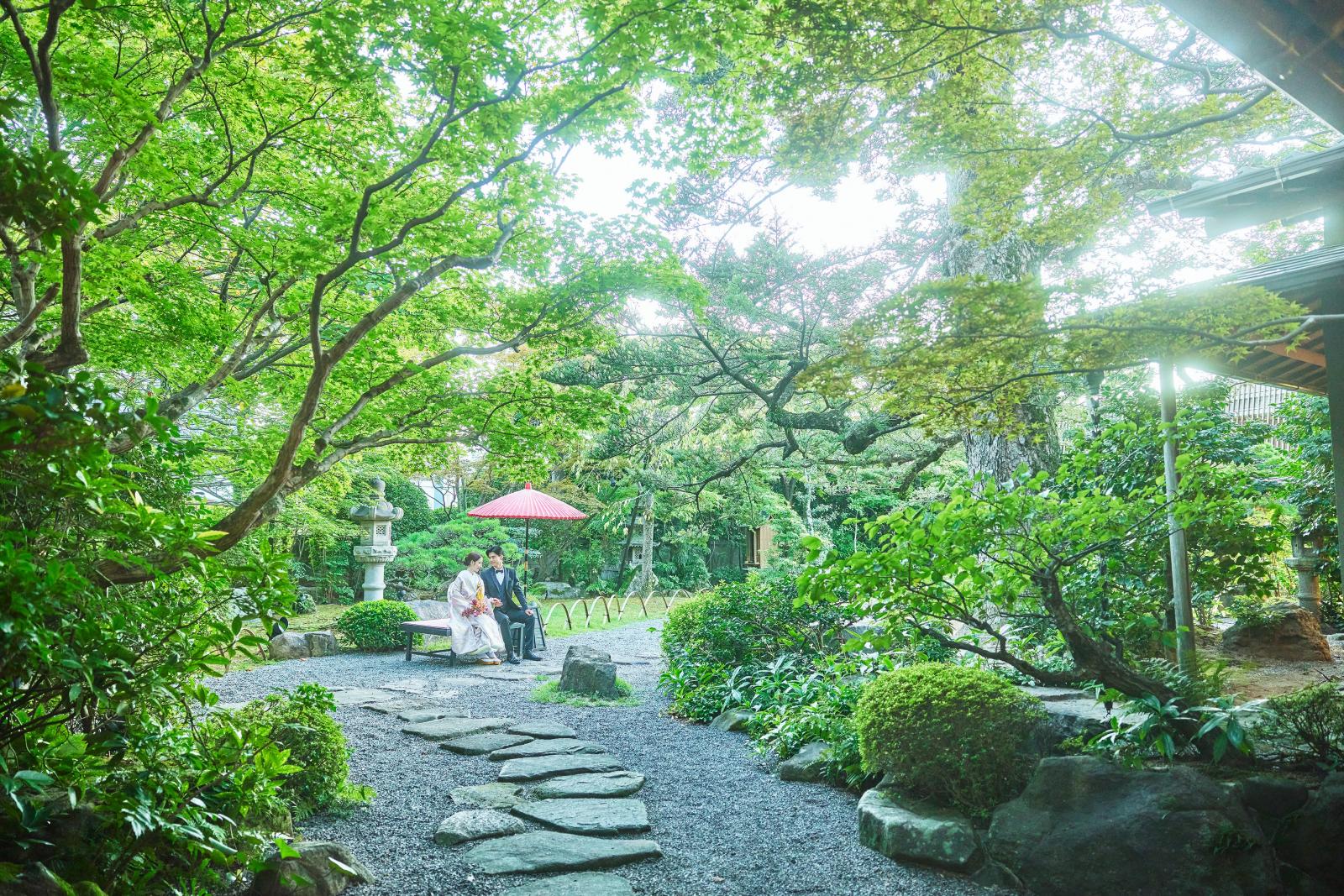 四季折々表情の変わる庭園はどの季節も日本の美しさを感じることができる