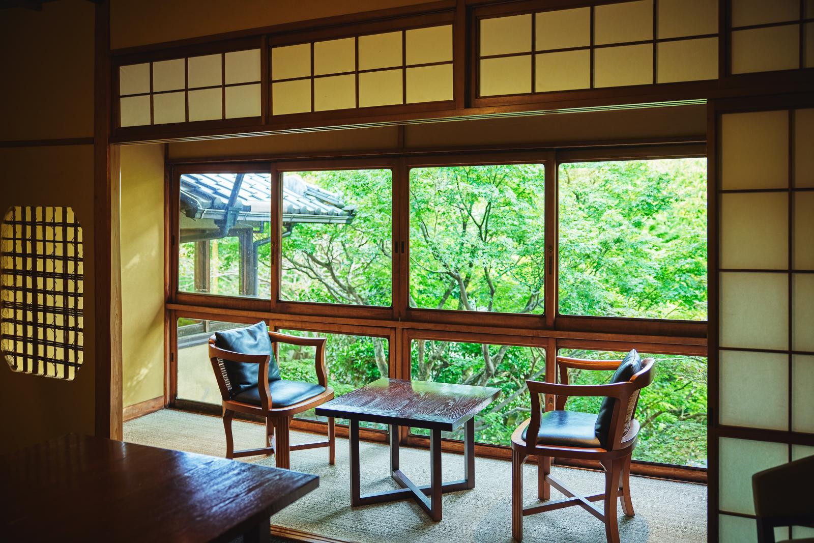各国の要人の宿泊先として、また、将棋の棋王戦などの舞台にも。