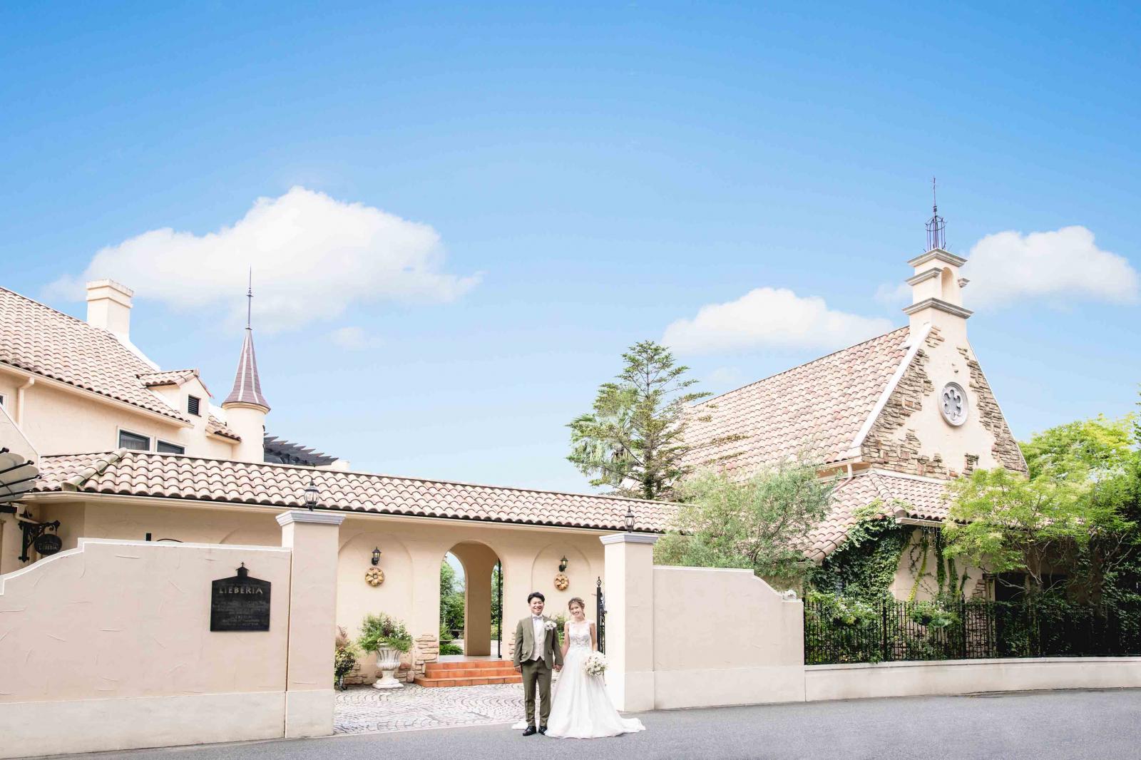 地中海の邸宅をイメージした貸切邸宅。<br />
建物が見えた瞬間から非日常へとゲストを誘う