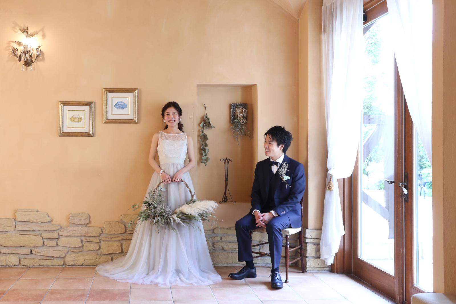 ヨーロッパ風のロビーはどこでもフォトスポット。<br />
暖色系で統一しているロビーでリラックスできるので、自然な笑顔が引き出せる。