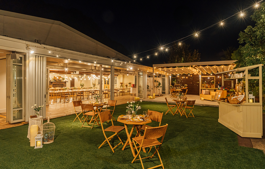 ナイトウェディングならではの雰囲気