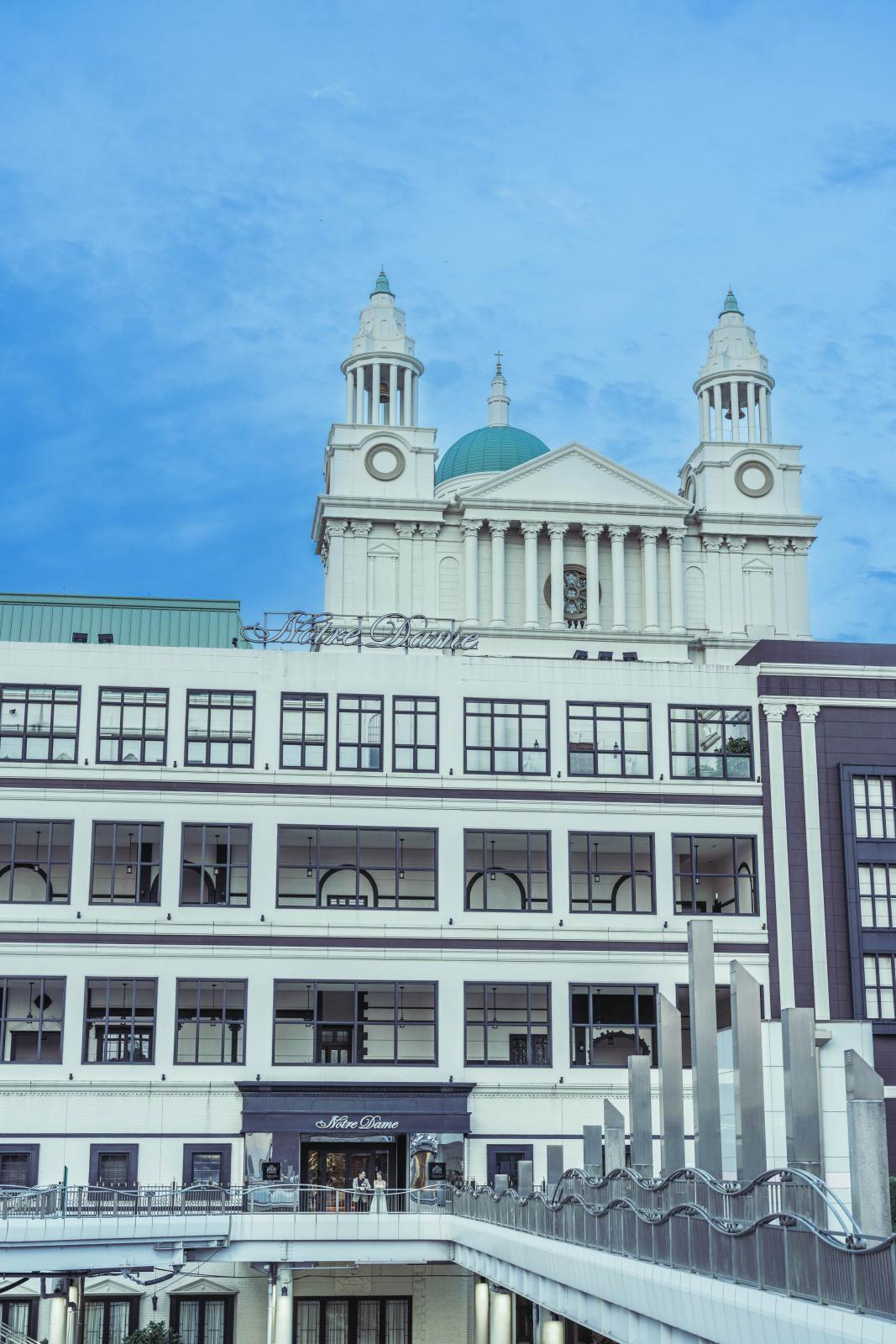 ノートルダム下関内のレストラン