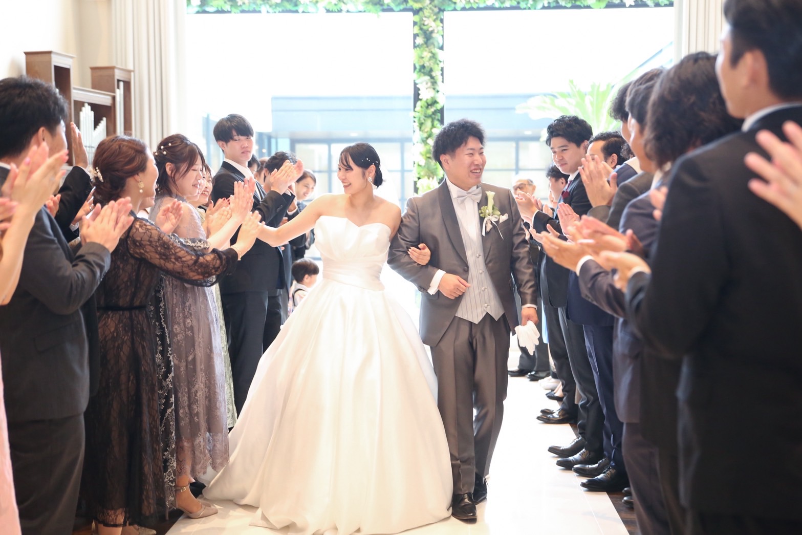 フェザーシャワーなどの演出も魅力