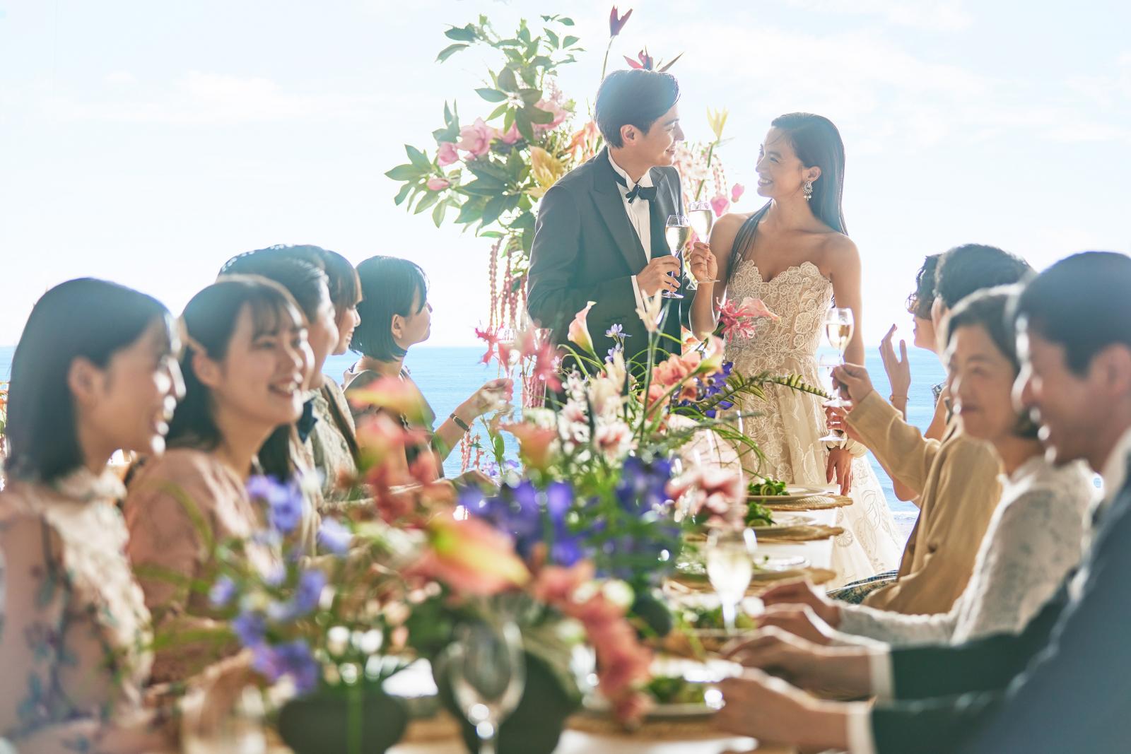 肩肘はらずゲストと会話を愉しむパーティに