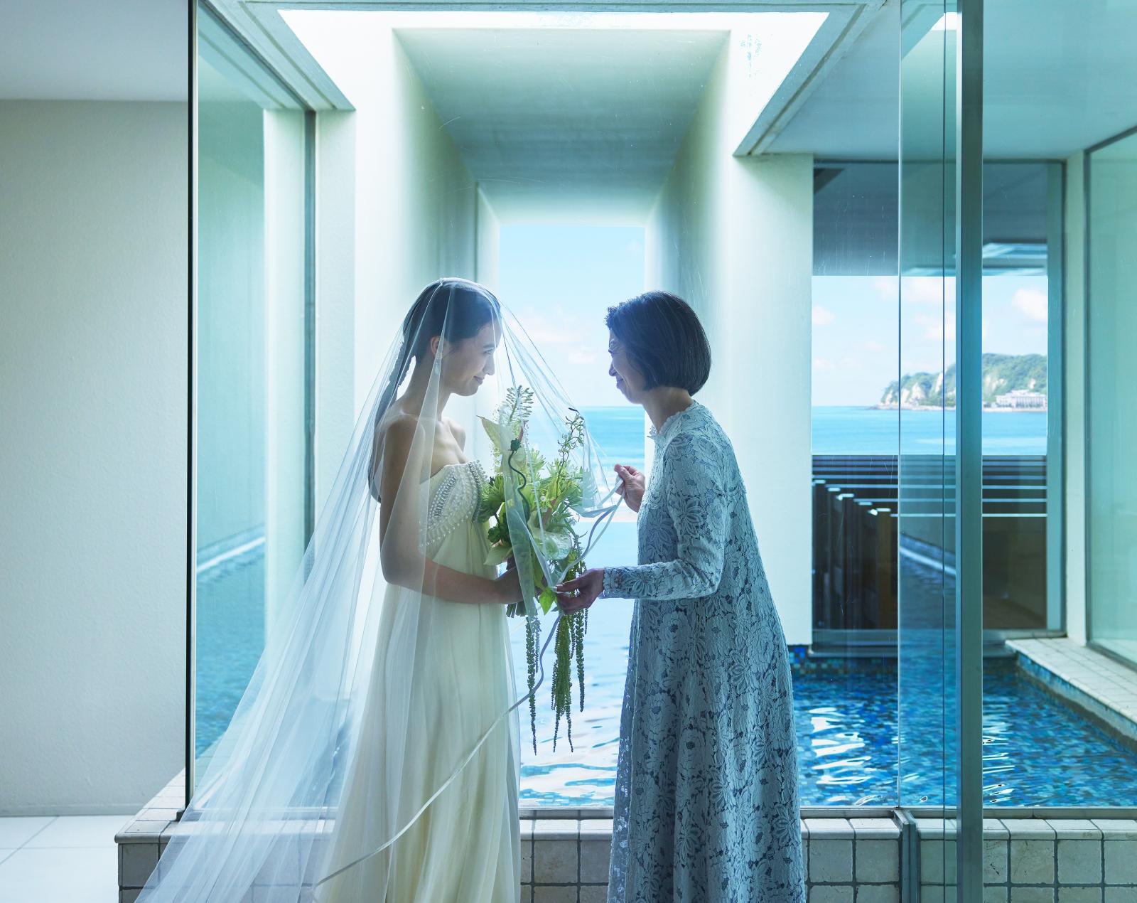 娘から花嫁へ、最後の身支度