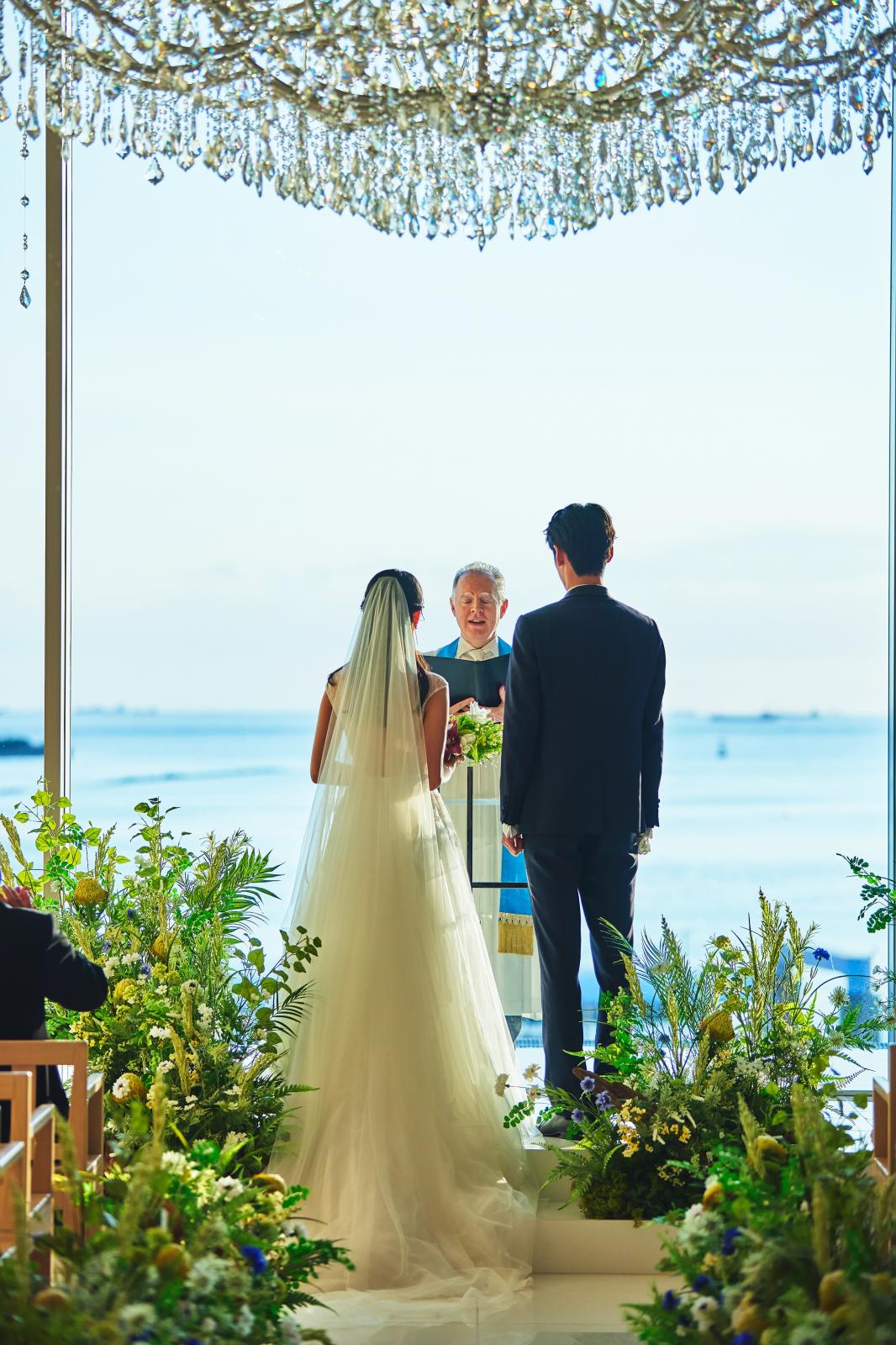 ここにしかない瀬戸内海の景色を背景に夫婦の誓いを