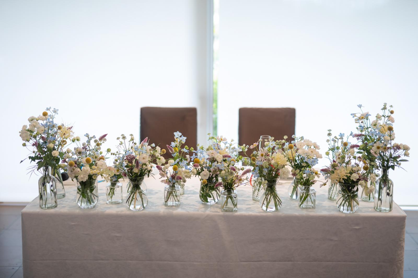 メインテーブルもおふたりのこだわりで