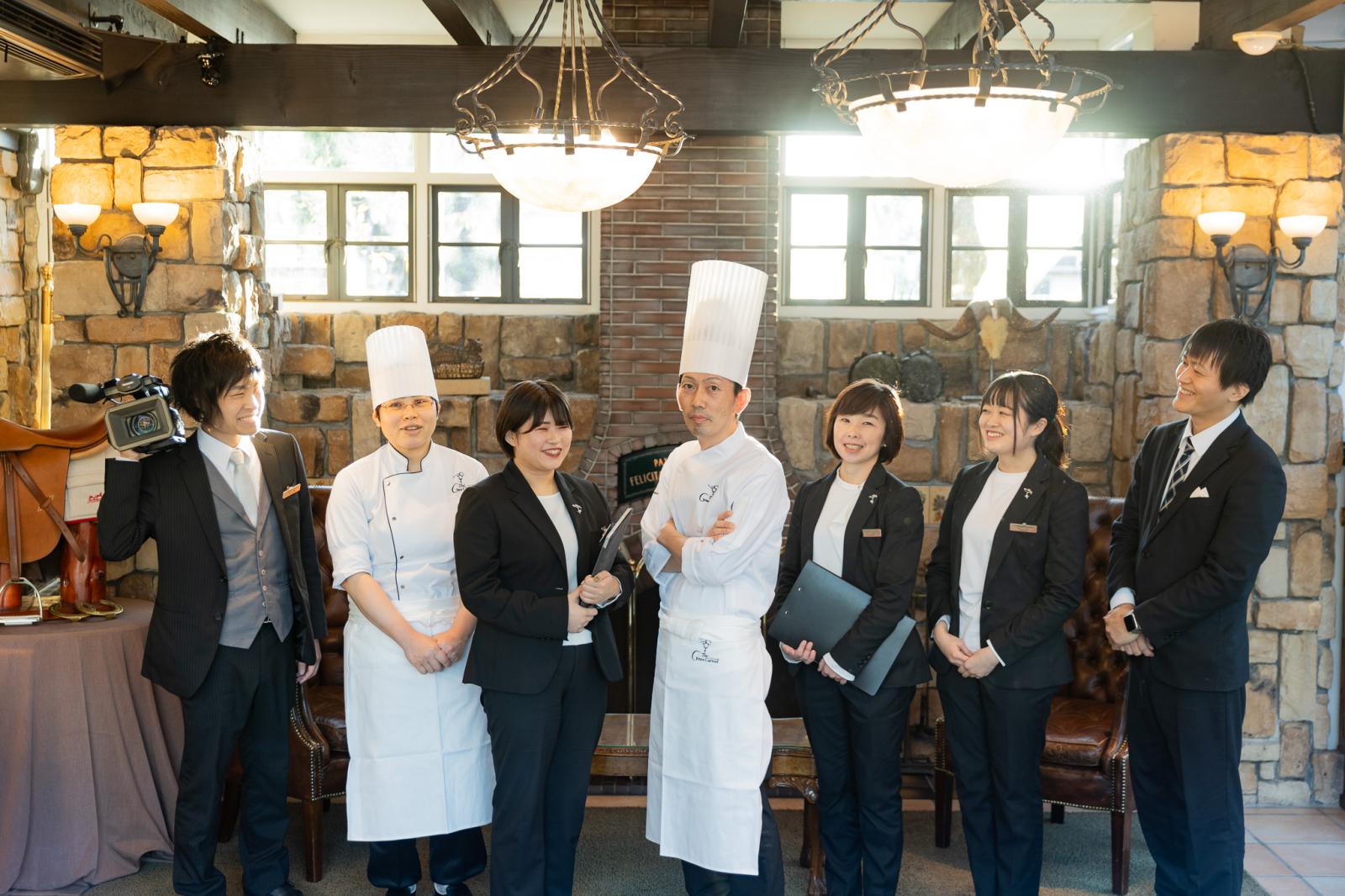 ザ・グリーンカーメルの各分野の専門スタッフがひとつのチームになりおふたりの"想い"をカタチにし　世界で一つの"オーダーウェディング"をお創りいたします。