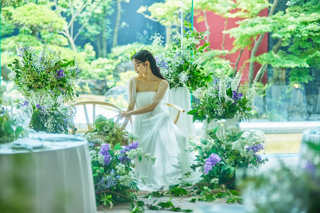 ただそこに佇むだけでまるで絵画のような美しいシーンに