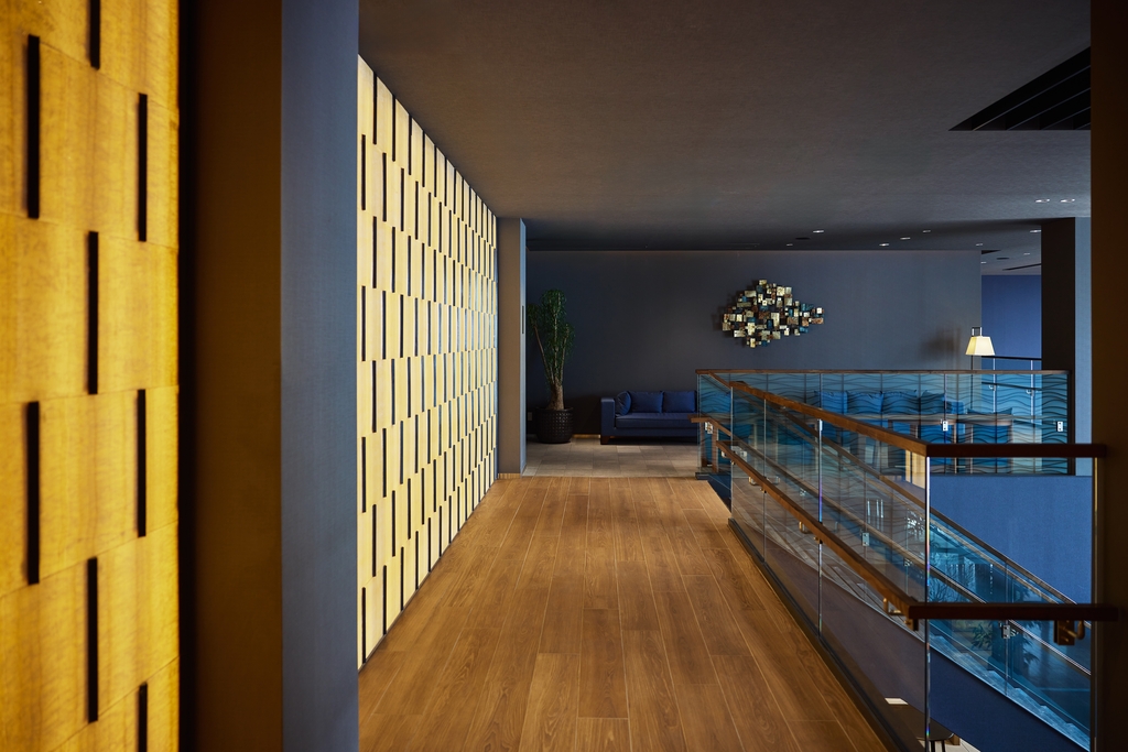 建築美がふたりの特別な日を引き立てる