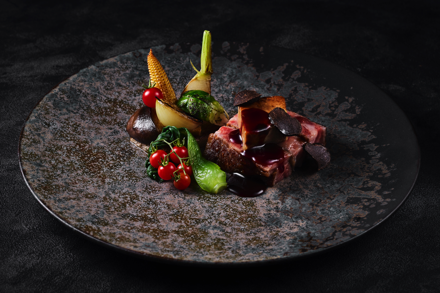 彩りも鮮やかな料理は大切なゲストへの特別なおもてなし