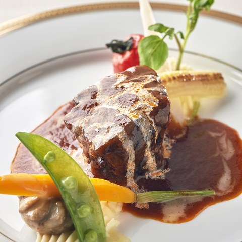 伝統レシピを40年以上守り続けているお肉料理は絶品です