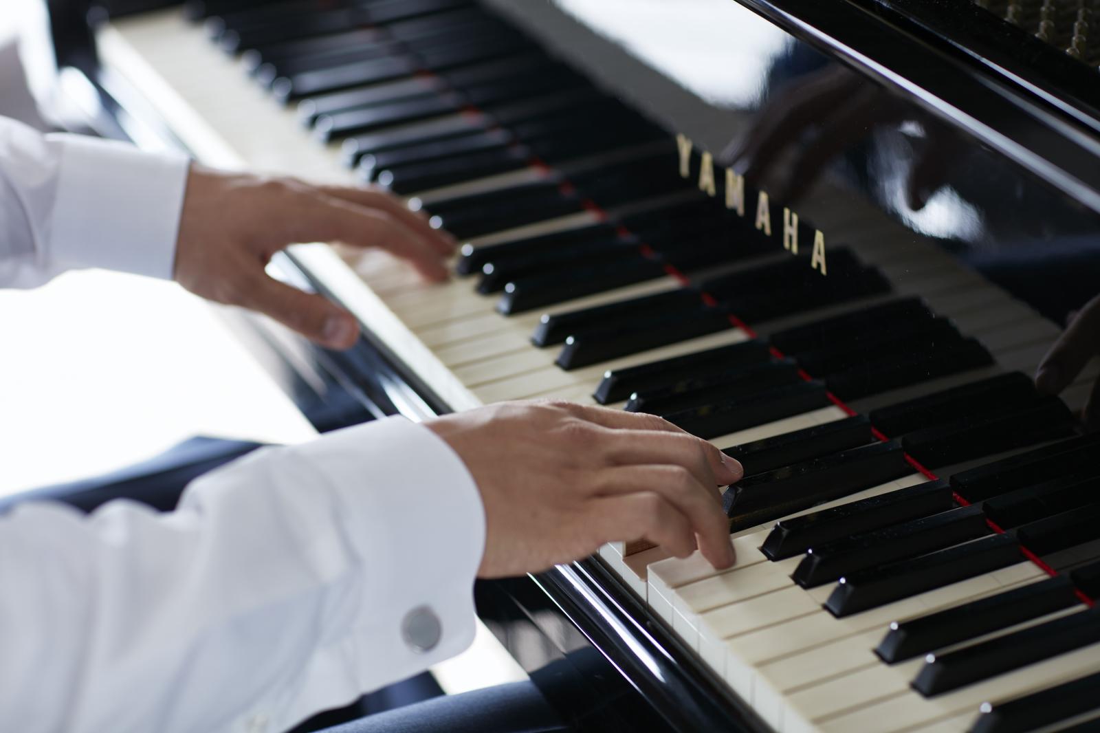 入場の音楽はお二人に合わせて。