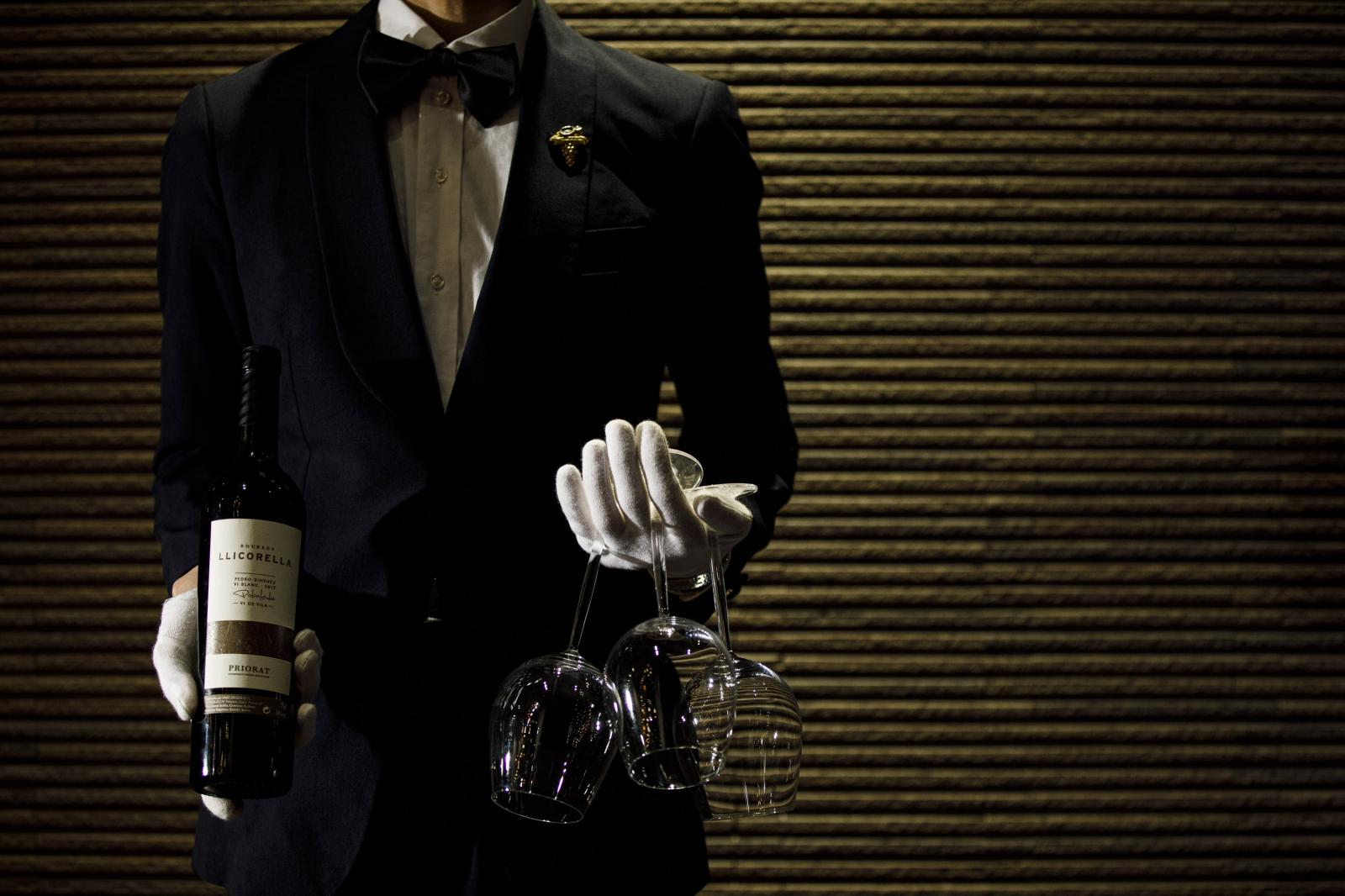 ノートルダムのお料理に合うドリンクを世界中から独自に仕入れる