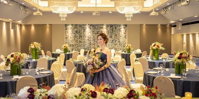 八女伝統の和紙や久留米絣をイメージしたデザインが施された、和モダンな空間。