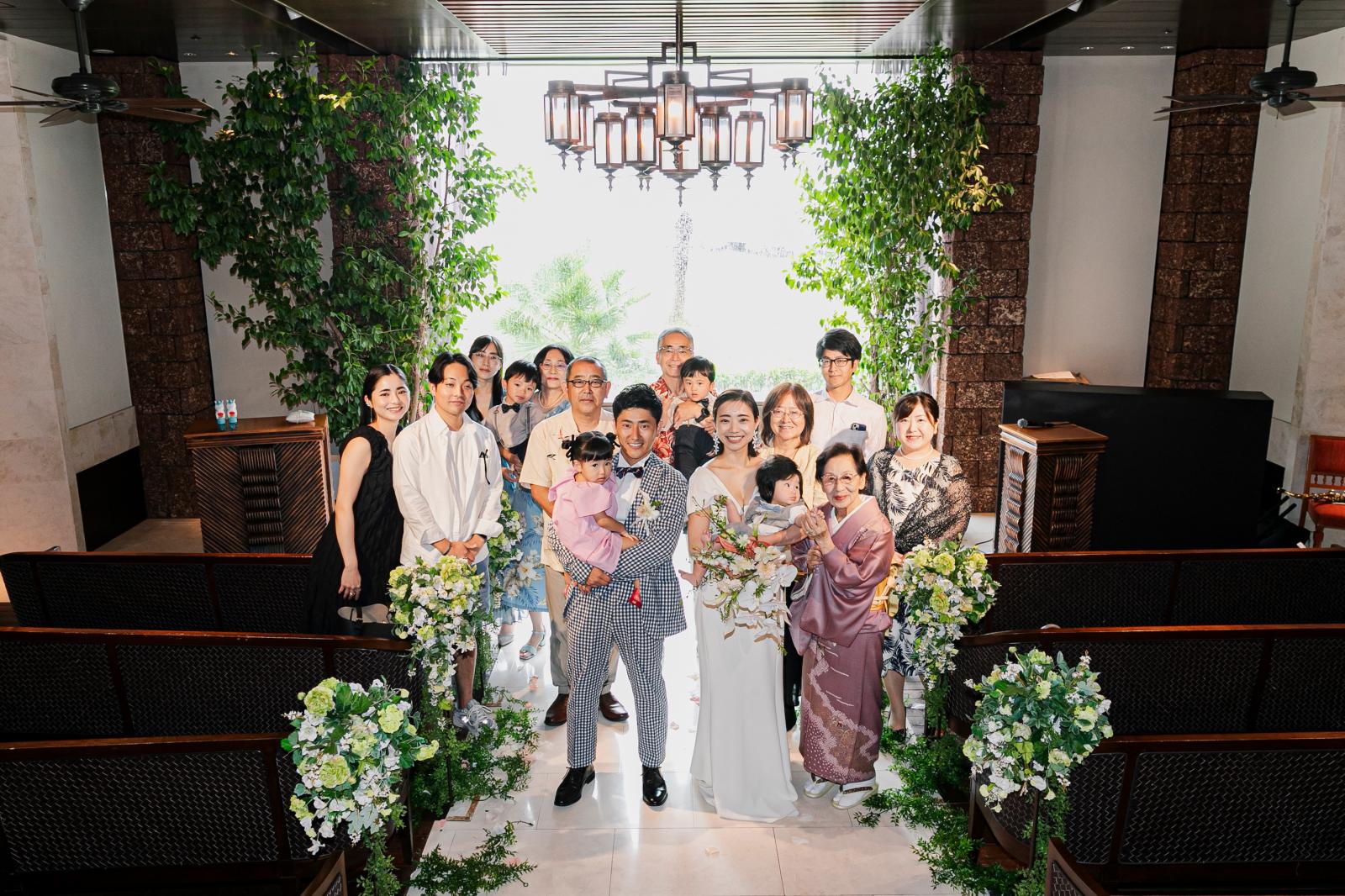 館内や屋外、様々なロケーションでのご親族集合写真も可能
