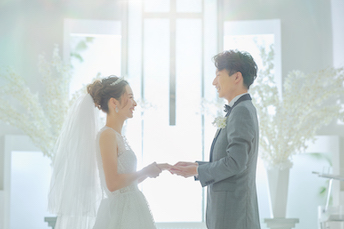 これまでお世話になった方々の前で永遠の愛を誓います。