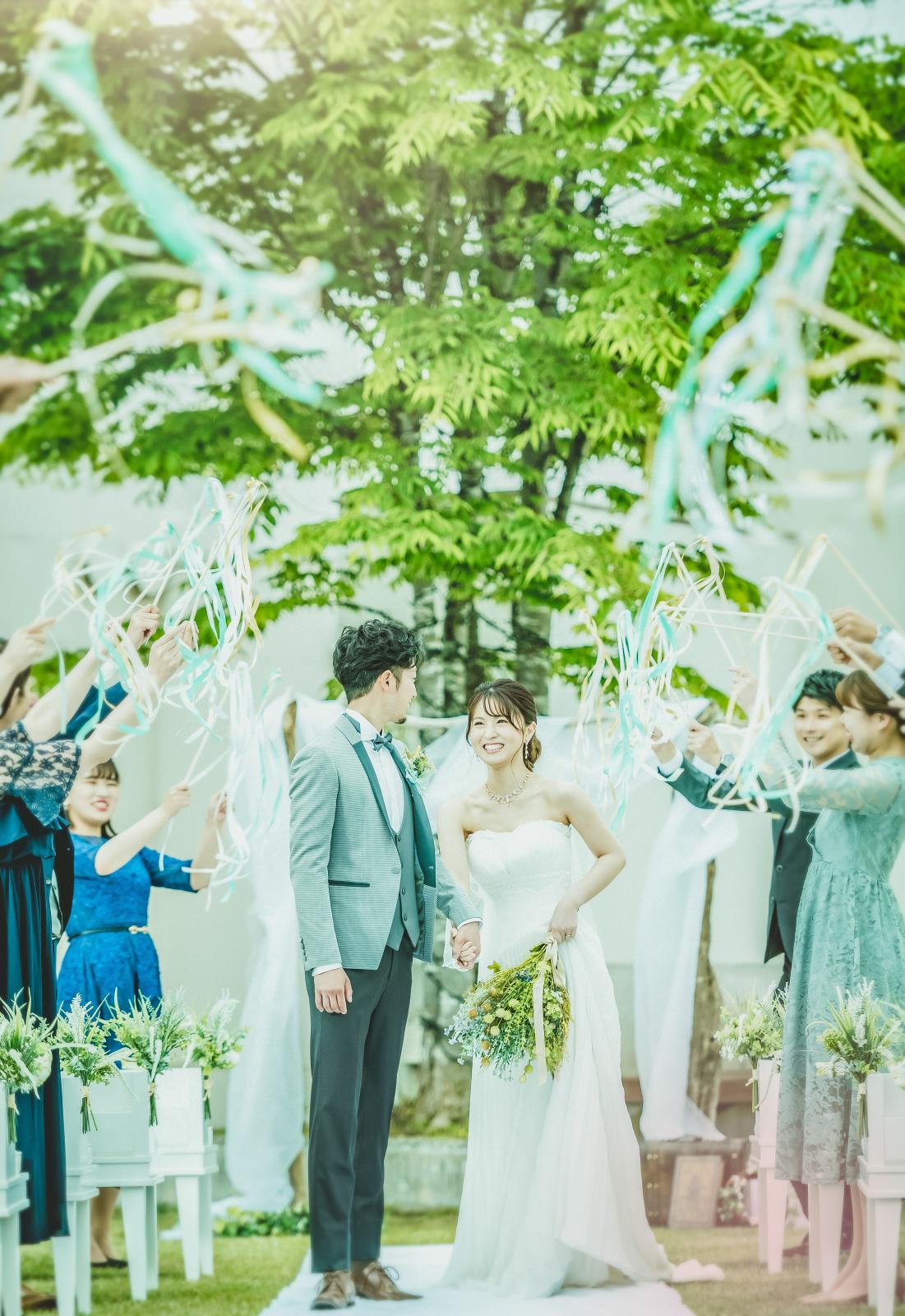 結婚式×自然×大切な仲間で笑顔がこぼれるのは必然。夢叶う瞬間だからこそ最高の笑顔の想い出を。