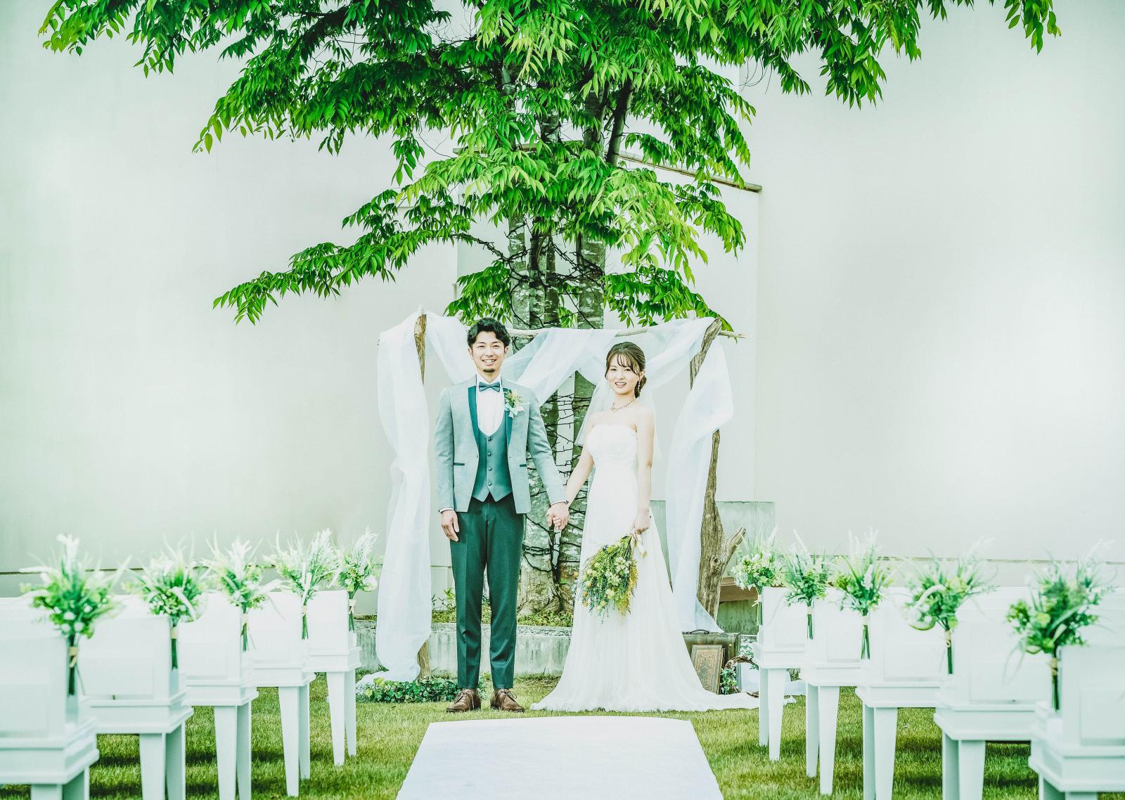 幻想的な雰囲気がノスタルジックなフォトも。ガーデン×青空×太陽×風をも貸切っちゃおう。