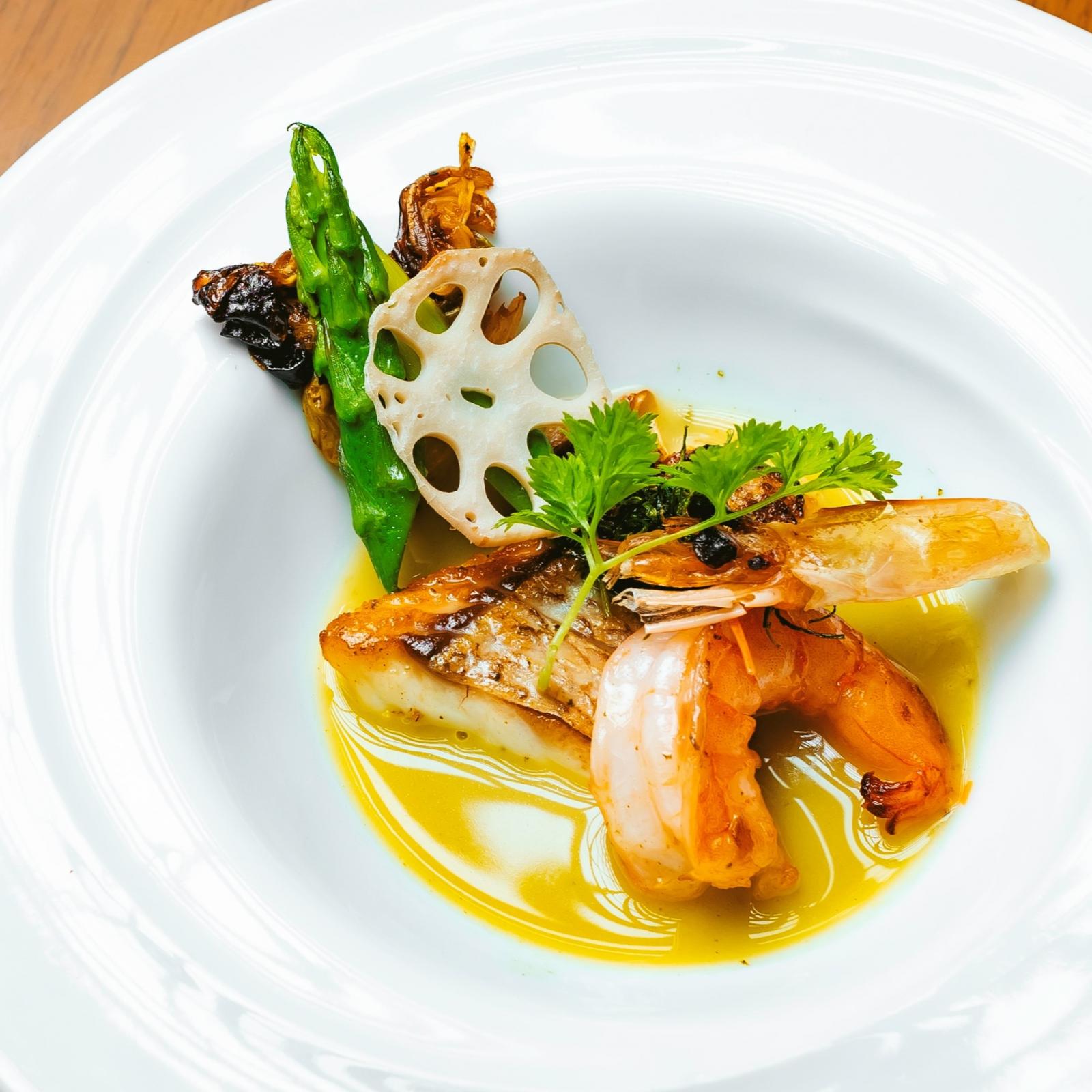 地産地消だからこそ食材選びは、地元の農家へ自らシェフが鮮度を確かめ、素材を厳選。