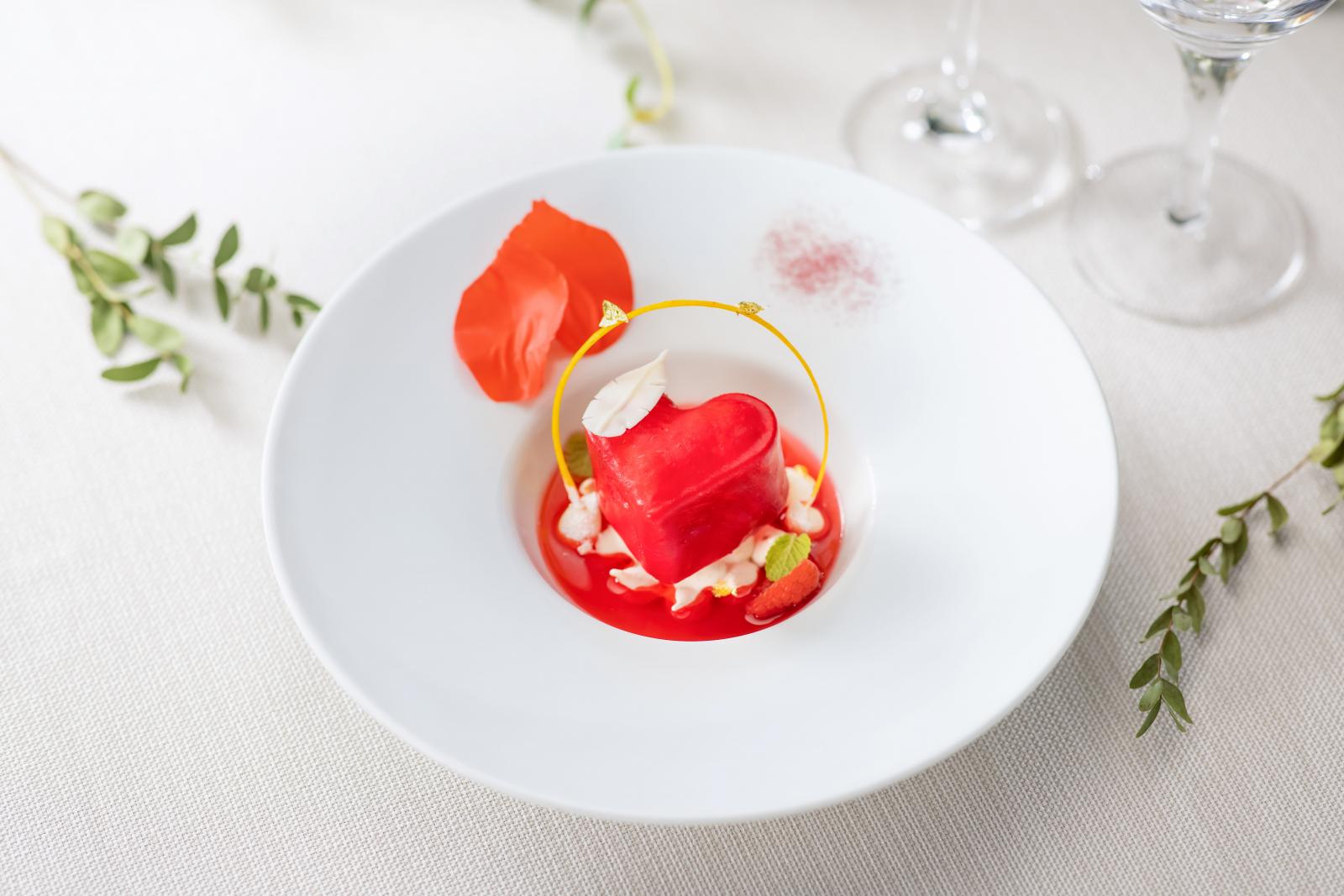 どうやって創ったの？そんな声が飛ぶほど、見た目でも魅了するデザインはつい写真を撮りたくなる。