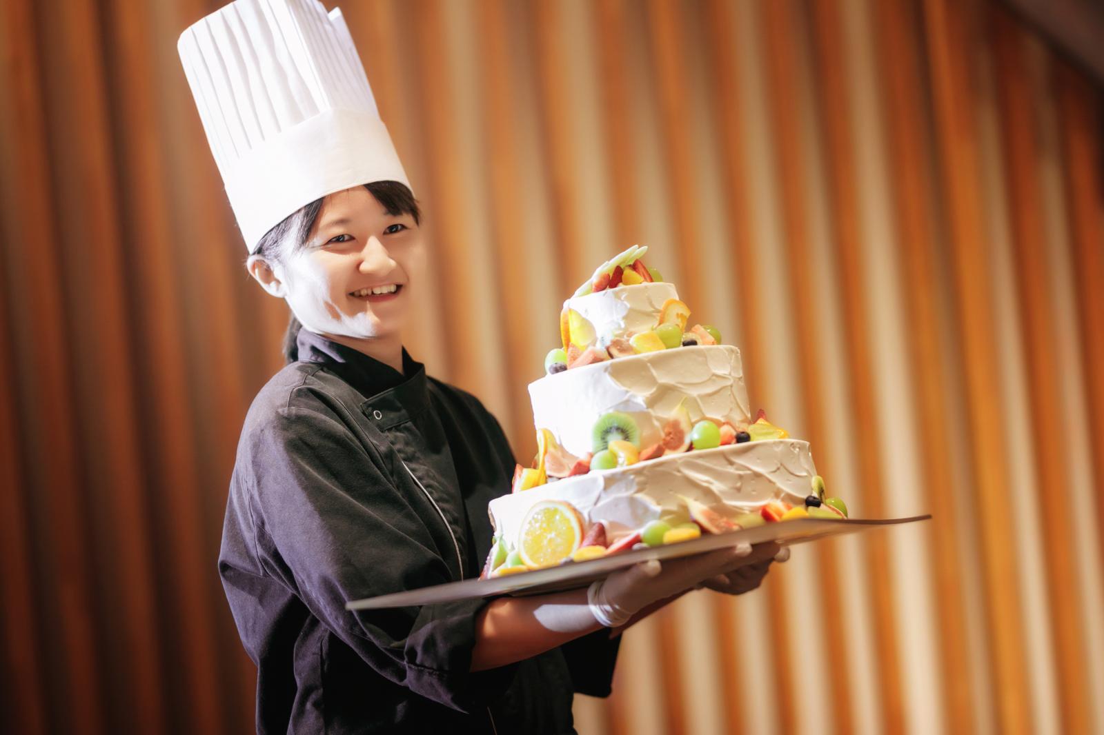 ジャポナイズパティシエが1組1組に寄り添ってオリジナルケーキを作成してくれる