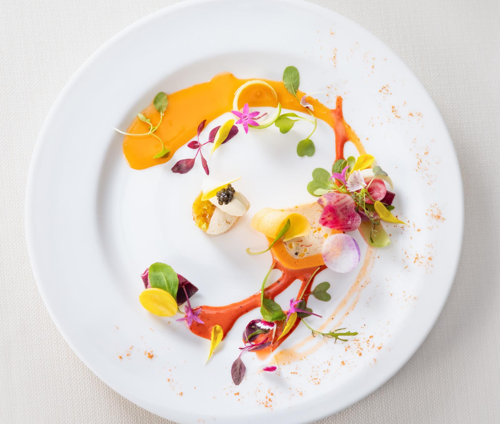 旬の食材を使用するジャポナイズでは全5コースと春夏秋冬でメニューを考案。フルオリジナルコースも可能。