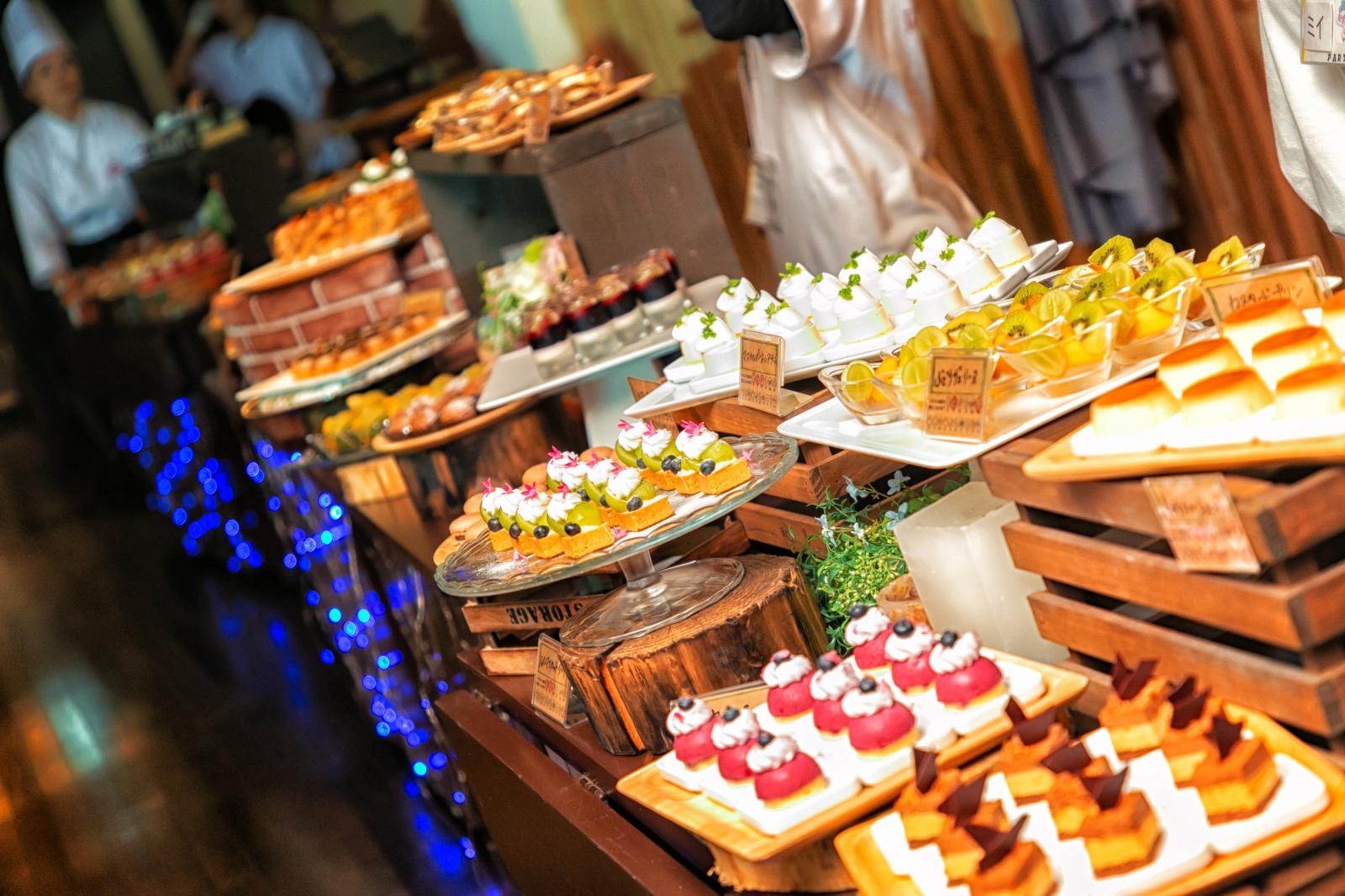 全てが食べれるケーキのお城だって♪専属パティシエだから、2人の希望をカタチに叶えることできる♪