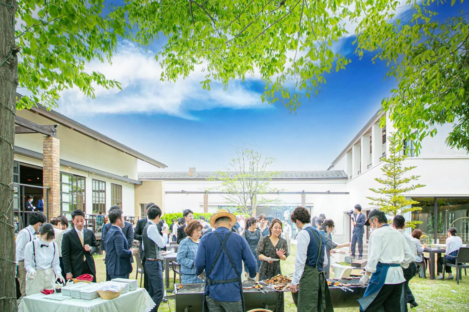 ラヴィモアのグランピングウェディングは開放感と迫力が抜群！